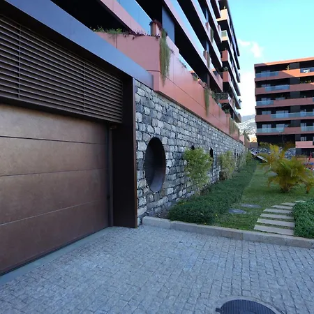 Апартаменты Diamond Ocean View By Lovelystay