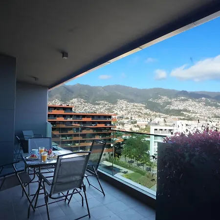 Diamond Ocean View By Lovelystay Апартаменты